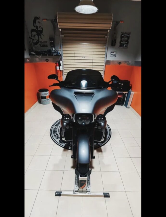 Exclusive 2019 Harley Davidson Ultra CVO FLHTKSE for Sale – Unique 1 of 1 in Bahrain