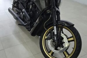 For Sale: 2010 Harley Davidson V-Rod Muscle with Full Carbon Fiber Upgrades – Immaculate Condition