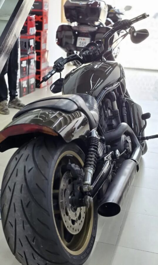 For Sale: 2010 Harley Davidson V-Rod Muscle with Full Carbon Fiber Upgrades – Immaculate Condition