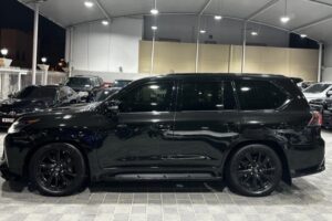 2019 لكزس LX 570 بلاك إديشن S للبيع – حالة لا تشوبها شائبة، عداد منخفض، محملة بالكامل