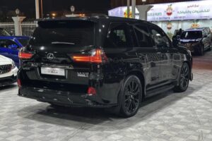 2019 لكزس LX 570 بلاك إديشن S للبيع – حالة لا تشوبها شائبة، عداد منخفض، محملة بالكامل