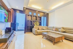 Luxurious High-Rise Apartment with Stunning Sea Views and Exclusive Amenities