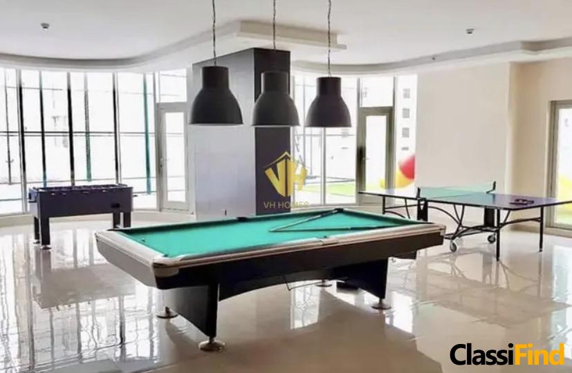 Luxurious High-Rise Apartment with Stunning Sea Views and Exclusive Amenities