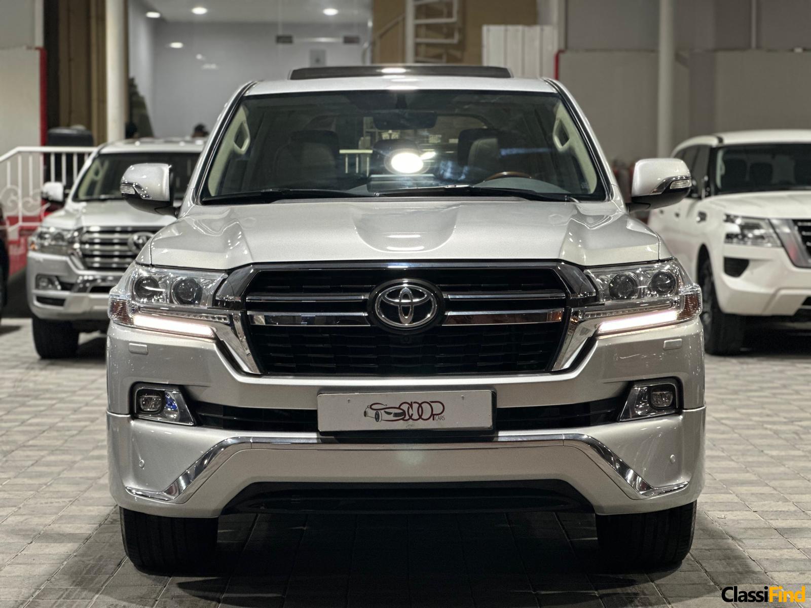 2018 Toyota Land Cruiser GXR V8: Premium Off-Road SUV with Advanced Features