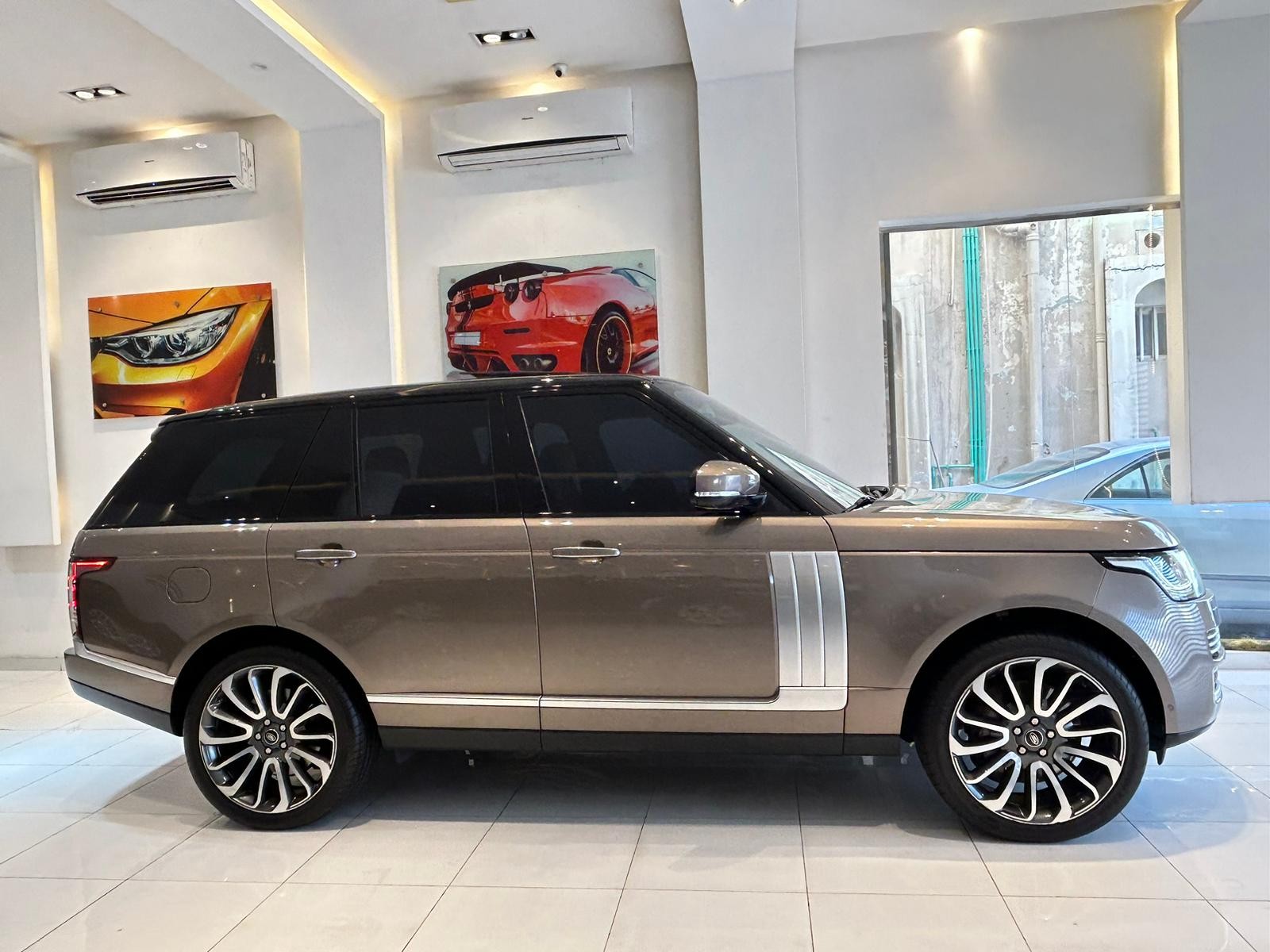 2016 Range Rover Vogue Autobiography Supercharged – Premium Luxury SUV for Sale