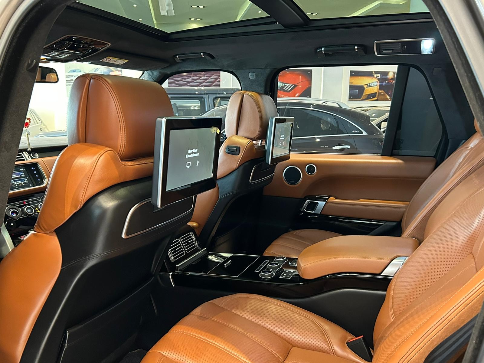 2016 Range Rover Vogue Autobiography Supercharged – Premium Luxury SUV for Sale