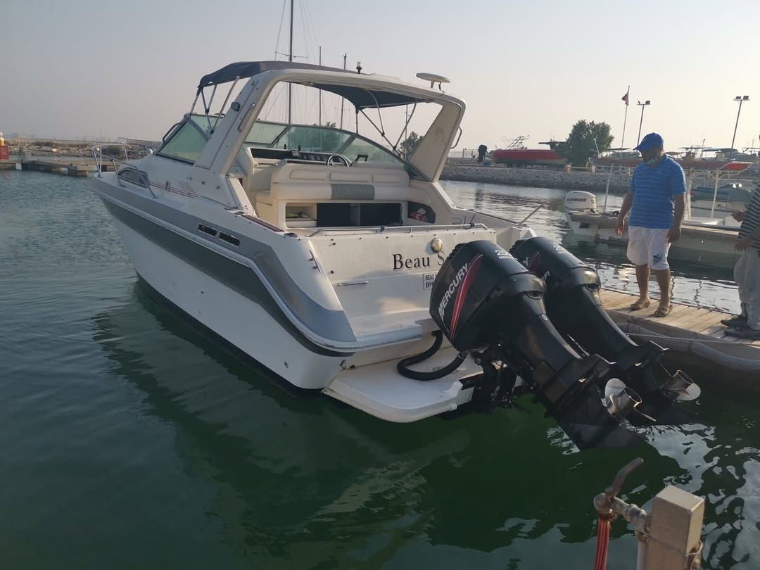 For Sale: 1990 Sea Ray Baby Yacht – Impeccable Condition and Ready to Sail