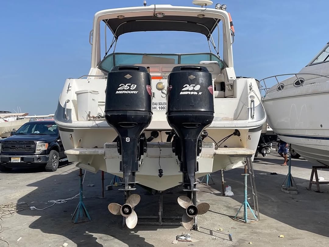 For Sale: 1990 Sea Ray Baby Yacht – Impeccable Condition and Ready to Sail