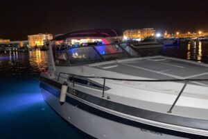 For Sale: 1990 Sea Ray Baby Yacht – Impeccable Condition and Ready to Sail