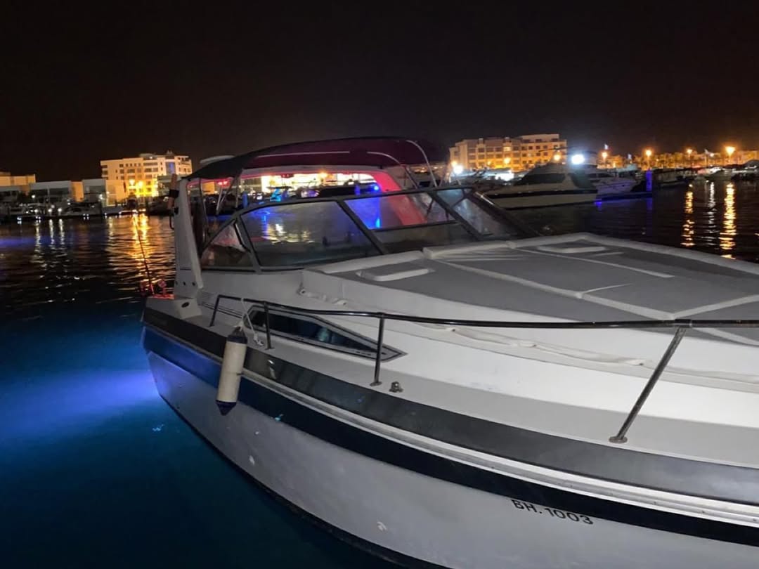 For Sale: 1990 Sea Ray Baby Yacht – Impeccable Condition and Ready to Sail
