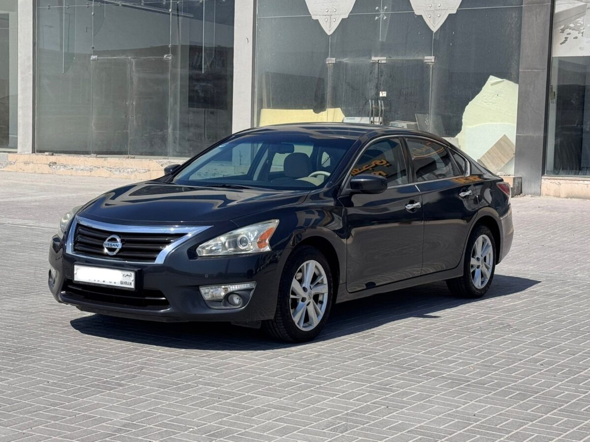 For Sale: 2015 Nissan Altima in Excellent Condition