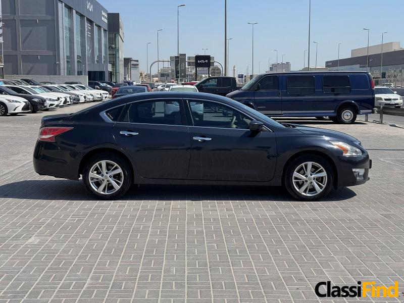 For Sale: 2015 Nissan Altima in Excellent Condition