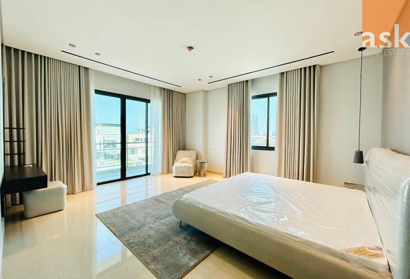 Modern Two-Bedroom Apartment with Stunning Views in Reef Island