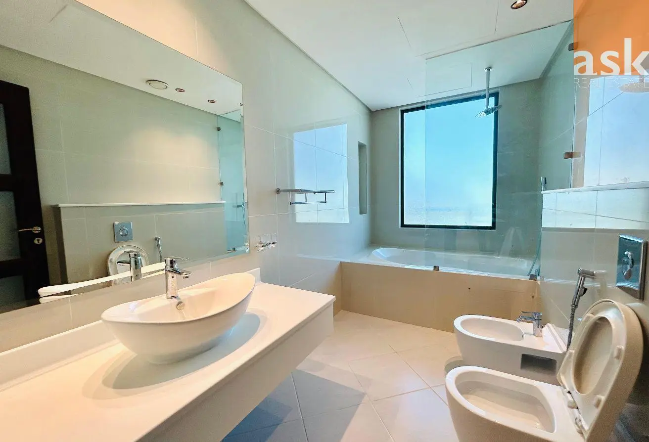 Modern Two-Bedroom Apartment with Stunning Views in Reef Island