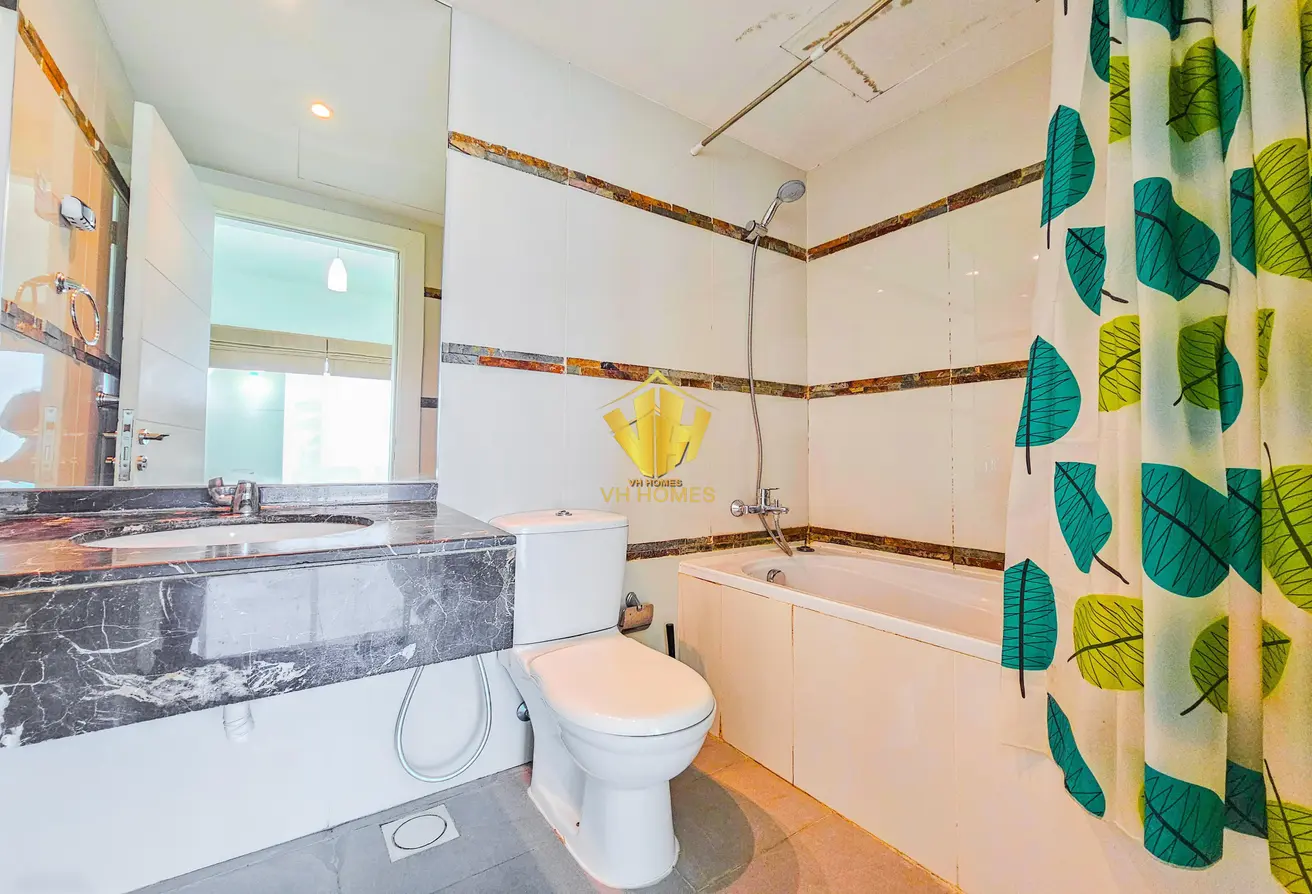 Spacious Sea-View Duplex Apartment for Rent in Al Juffair – Modern Design, Expansive Layout, Stunning Views