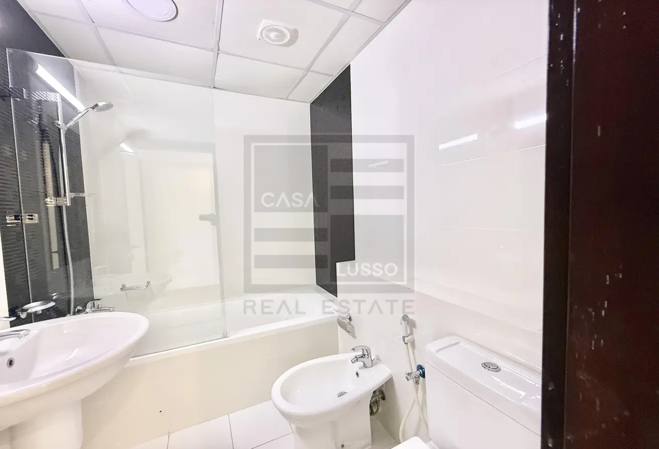 Spacious Penthouse for Rent in The Lagoon: Huge Terrace with Sea View | Navy-Approved