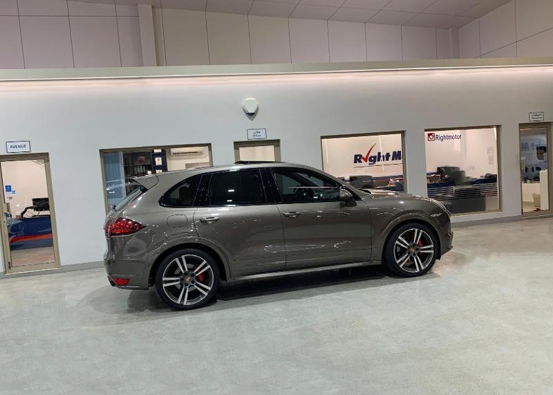 2013 Porsche Cayenne for Sale – Excellent Condition BHD6,800