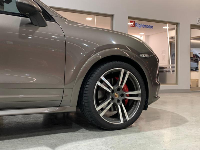 2013 Porsche Cayenne for Sale – Excellent Condition BHD6,800