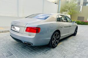 Bentley Continental Flying Spur 2017 – Luxurious High-Performance Sedan with Advanced Features