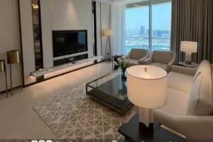 Extravagant, High-End Amenities Apartment in Prime Location