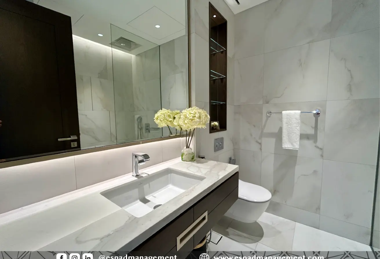 Extravagant, High-End Amenities Apartment in Prime Location