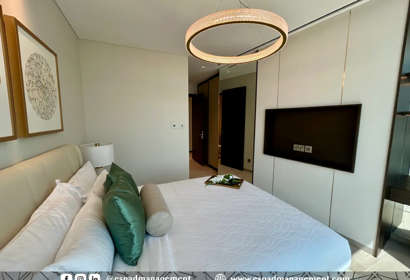 Extravagant, High-End Amenities Apartment in Prime Location