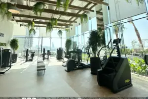 Extravagant, High-End Amenities Apartment in Prime Location
