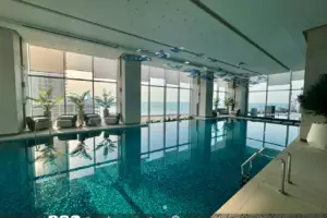 Extravagant, High-End Amenities Apartment in Prime Location