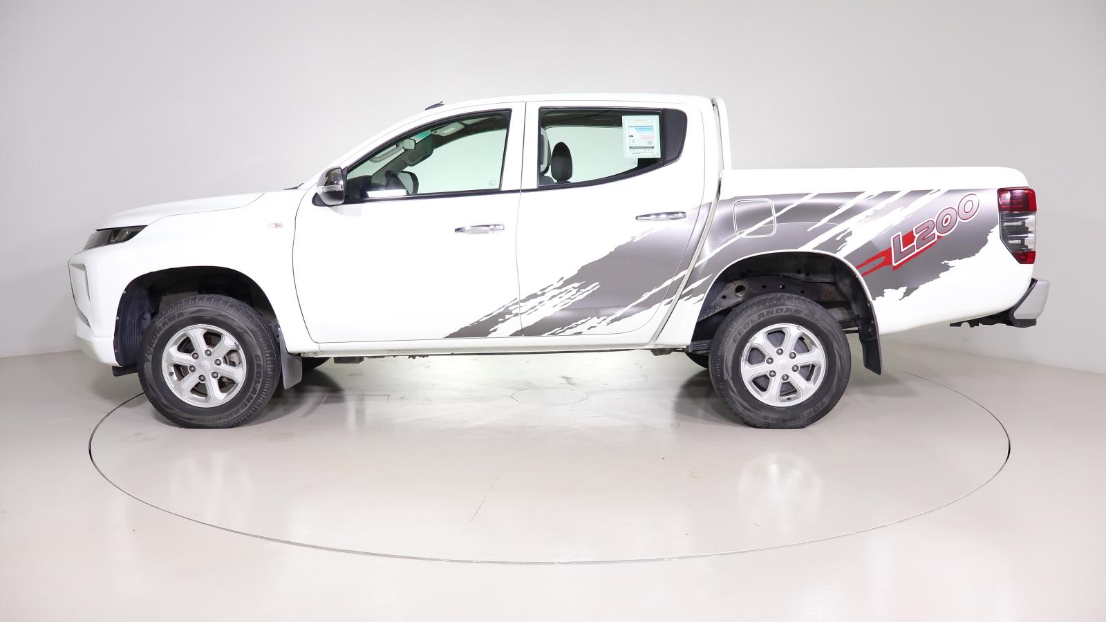 Mitsubishi pickup L-200 D/C 4WD