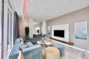 Luxury Canal View Apartments for Sale with 7-Year Payment Plan and High ROI – Freehold Opportunity