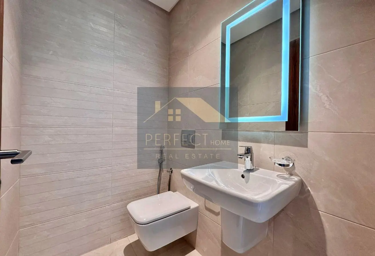 Luxury Canal View Apartments for Sale with 7-Year Payment Plan and High ROI – Freehold Opportunity