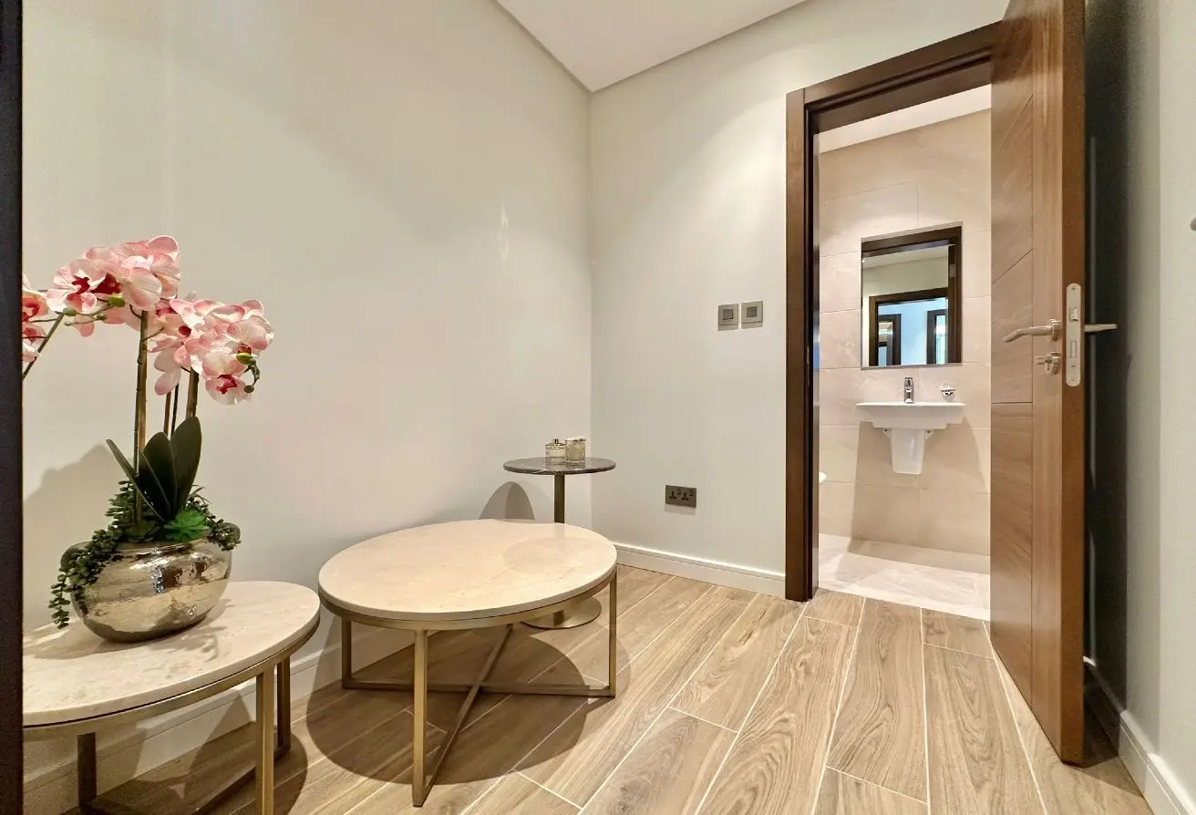 Luxury Canal View Apartments for Sale with 7-Year Payment Plan and High ROI – Freehold Opportunity