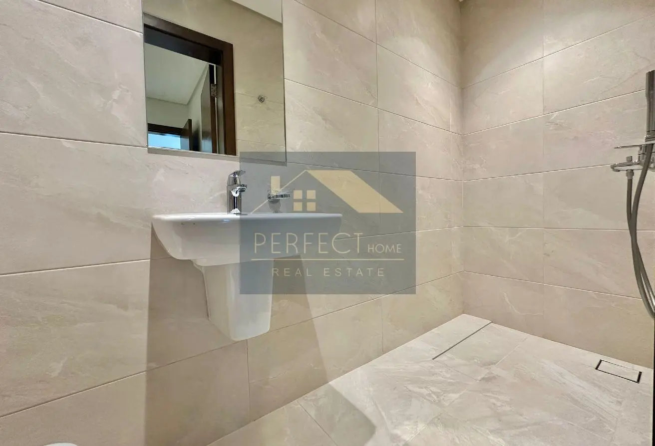 Luxury Canal View Apartments for Sale with 7-Year Payment Plan and High ROI – Freehold Opportunity