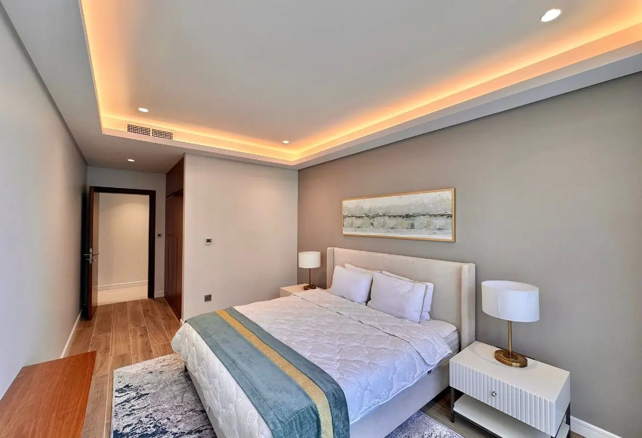 Luxury Canal View Apartments for Sale with 7-Year Payment Plan and High ROI – Freehold Opportunity