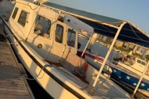 2012 35-Foot Boat for Sale – Excellent Condition, Fully Equipped and Ready to Sail