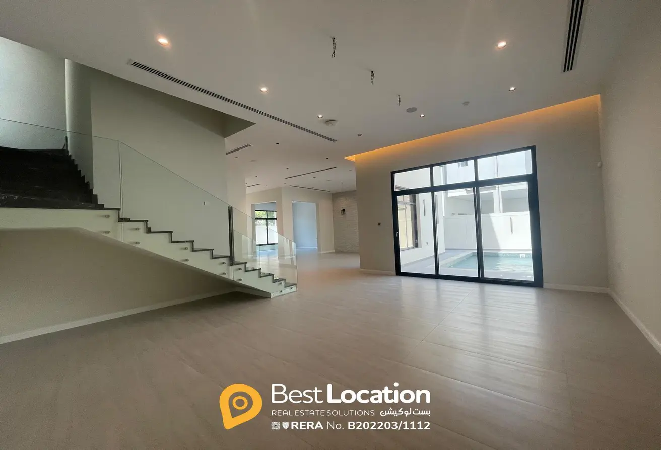 Luxurious Saar Villas for Sale: Featuring Laundry, Elevator, Dressing Area, and Garden Amenities