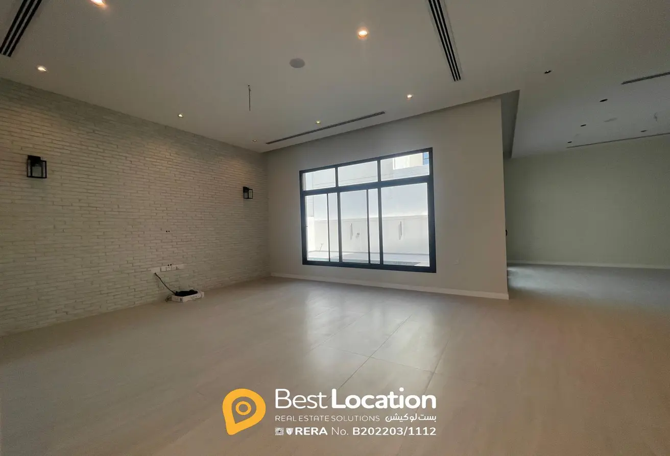 Luxurious Saar Villas for Sale: Featuring Laundry, Elevator, Dressing Area, and Garden Amenities