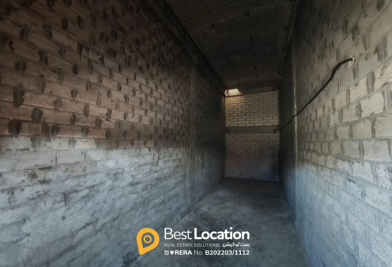Prime Retail Space for Rent: 45sqm Mezzanine in Central Manama Location