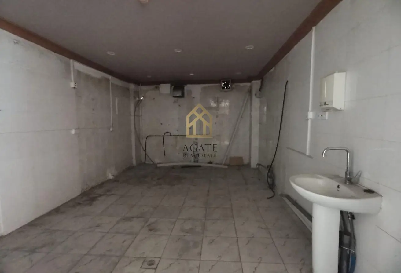 Commercial Shop for Rent – 240 sqm Ideal for Restaurant or Trading Business