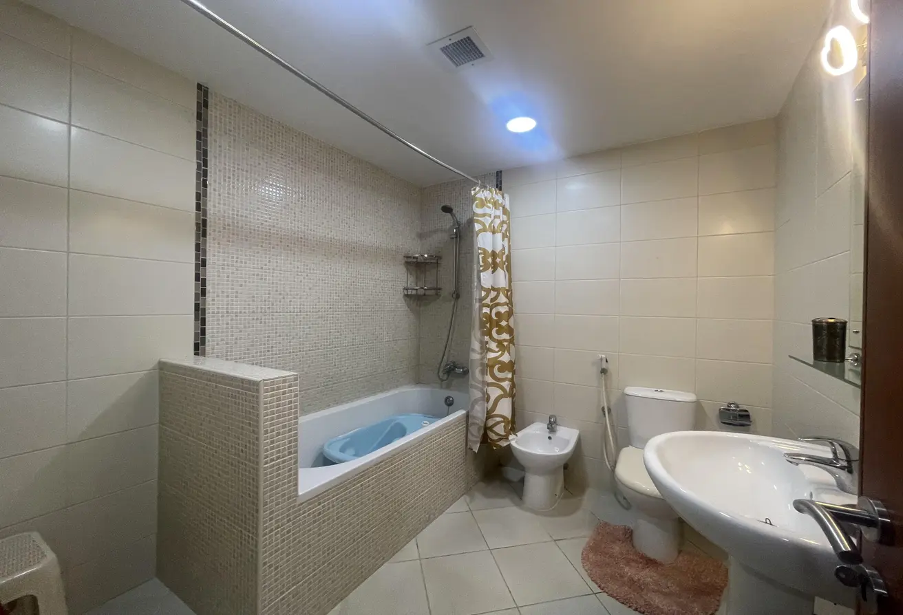 Spacious Two En-Suite Bedroom Apartment in Sanabis – Modern Amenities & Suitable Location