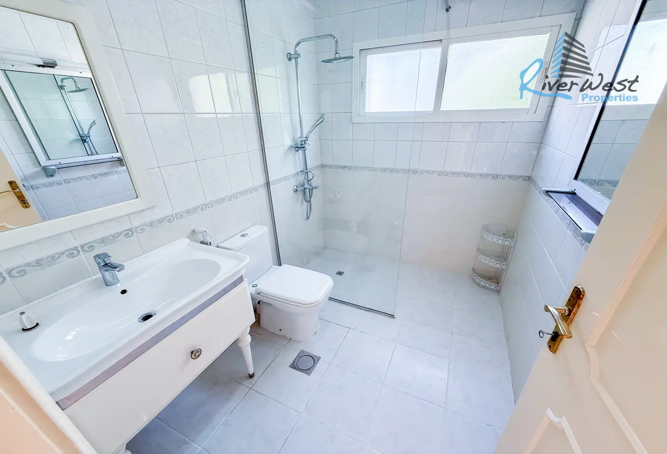 Spacious Modern Apartment | Prime Location | Unbeatable Price