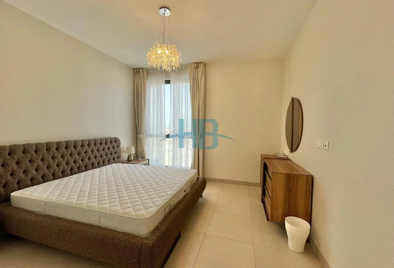 Elegant New Apartment with Beach Access: A Premier Living Experience