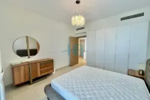 Elegant New Apartment with Beach Access: A Premier Living Experience