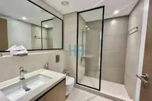 Elegant New Apartment with Beach Access: A Premier Living Experience