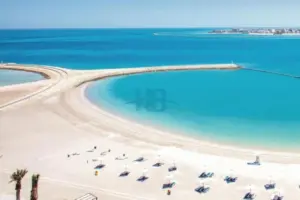 Elegant New Apartment with Beach Access: A Premier Living Experience