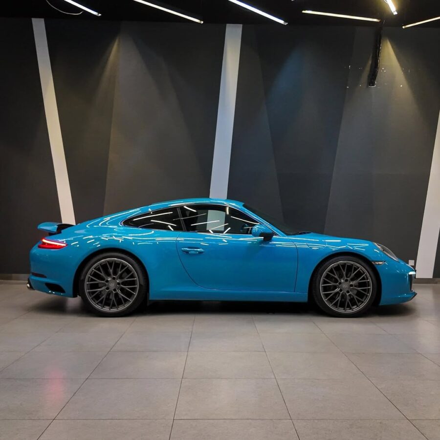 2017 Porsche 911 Carrera: High-Performance Luxury Sports Car with Iconic Design and Advanced Engineering