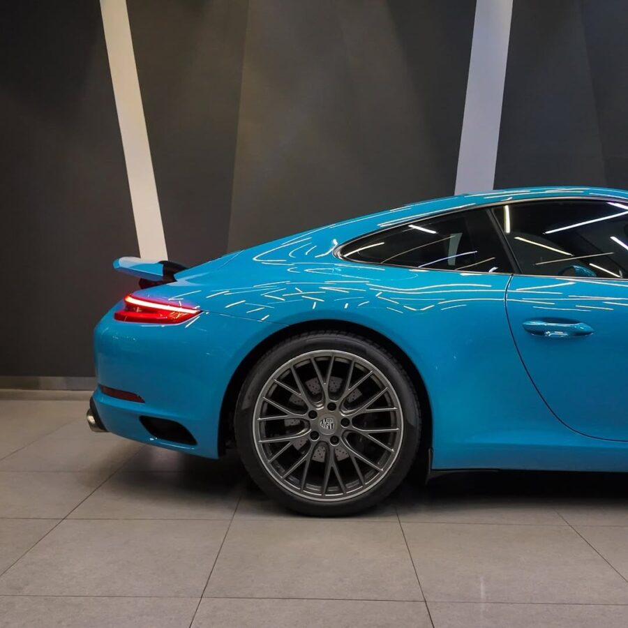 2017 Porsche 911 Carrera: High-Performance Luxury Sports Car with Iconic Design and Advanced Engineering