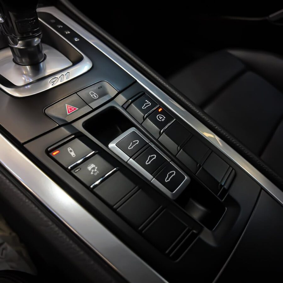 2017 Porsche 911 Carrera: High-Performance Luxury Sports Car with Iconic Design and Advanced Engineering