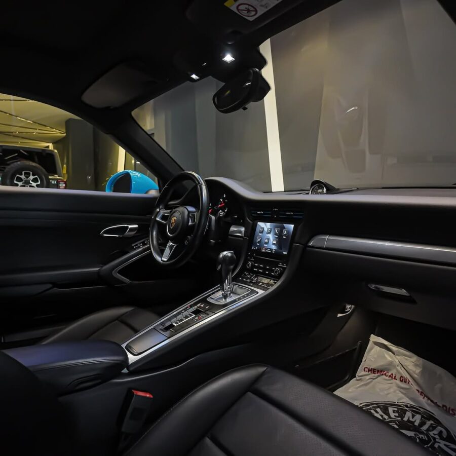 2017 Porsche 911 Carrera: High-Performance Luxury Sports Car with Iconic Design and Advanced Engineering