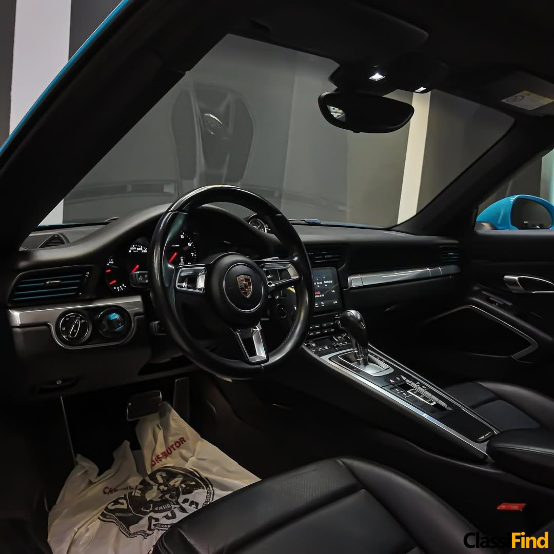 2017 Porsche 911 Carrera: High-Performance Luxury Sports Car with Iconic Design and Advanced Engineering